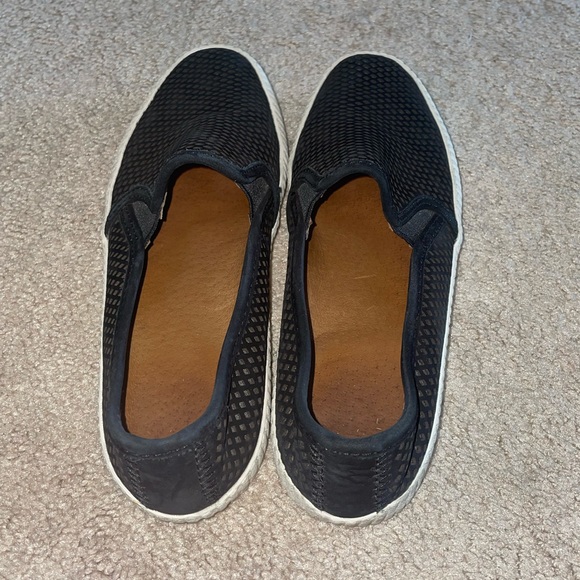 Frye Suede Slip on shoes - Picture 3 of 7